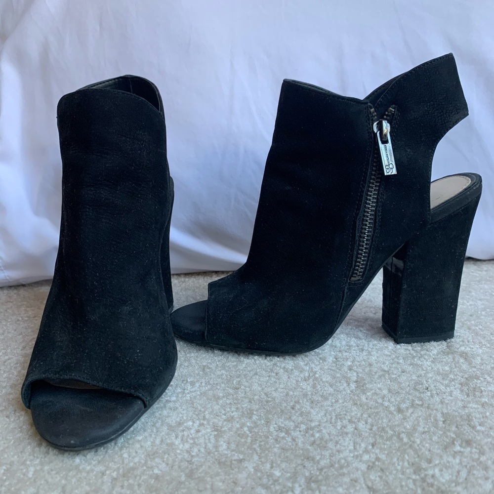 Jessica Simpson - Black Open toed booties